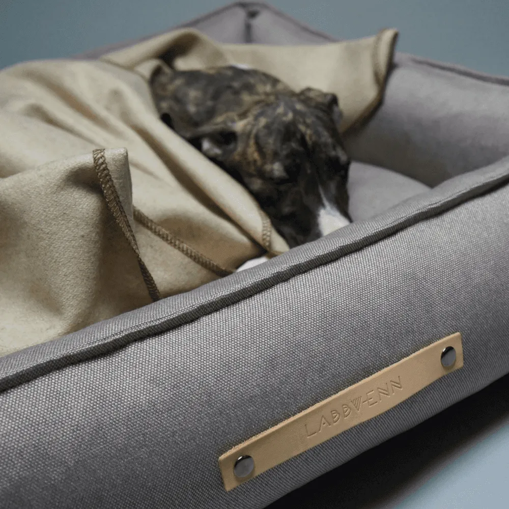 TÖVE Luxury High Side Dog Bed by Labbvenn in Brown